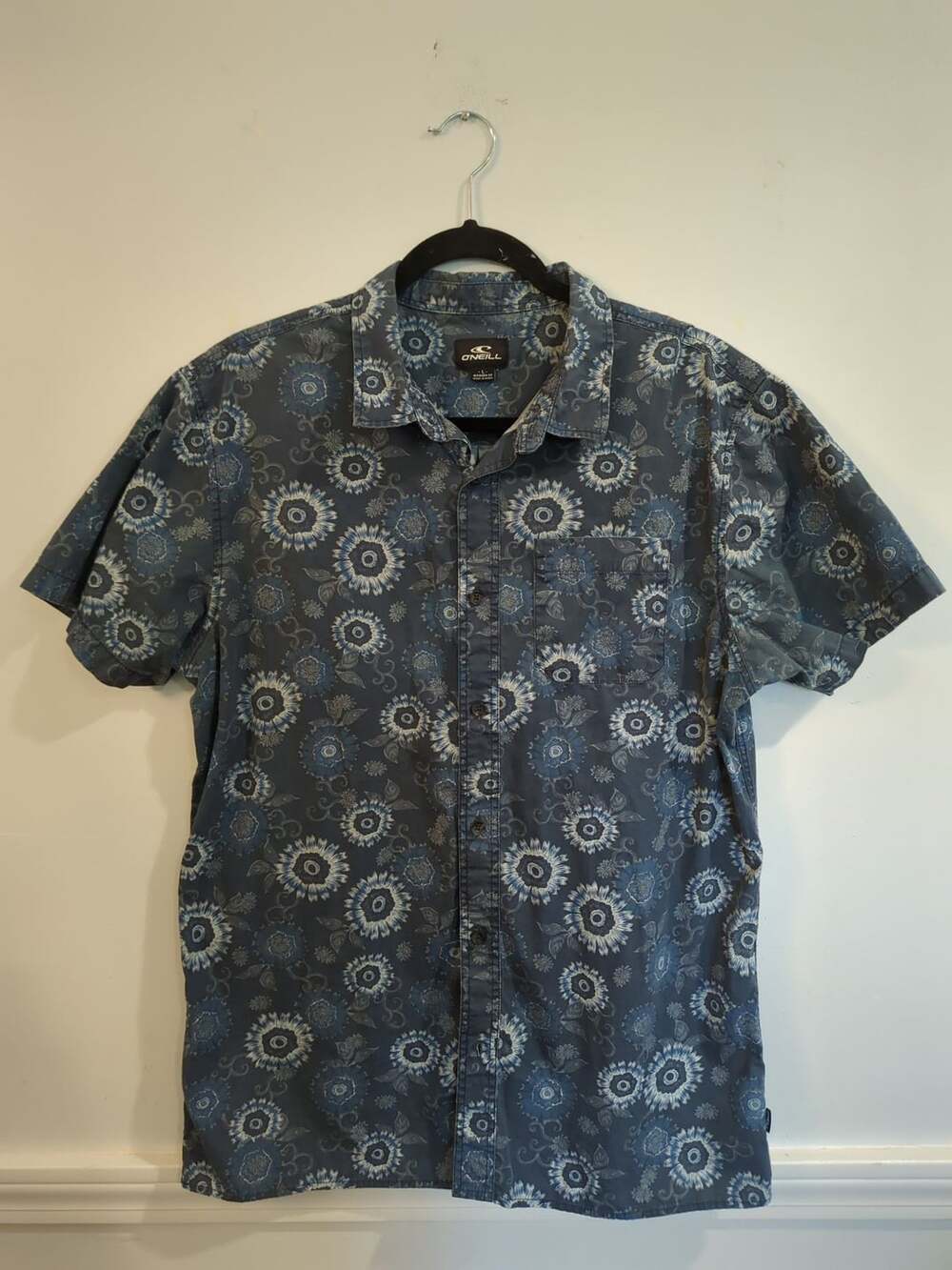 O'Neill Modern Fit Blue Floral Short Sleeve Button Up Shirt Size L